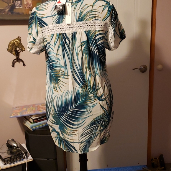 New plus size spring/summer top - Picture 6 of 16